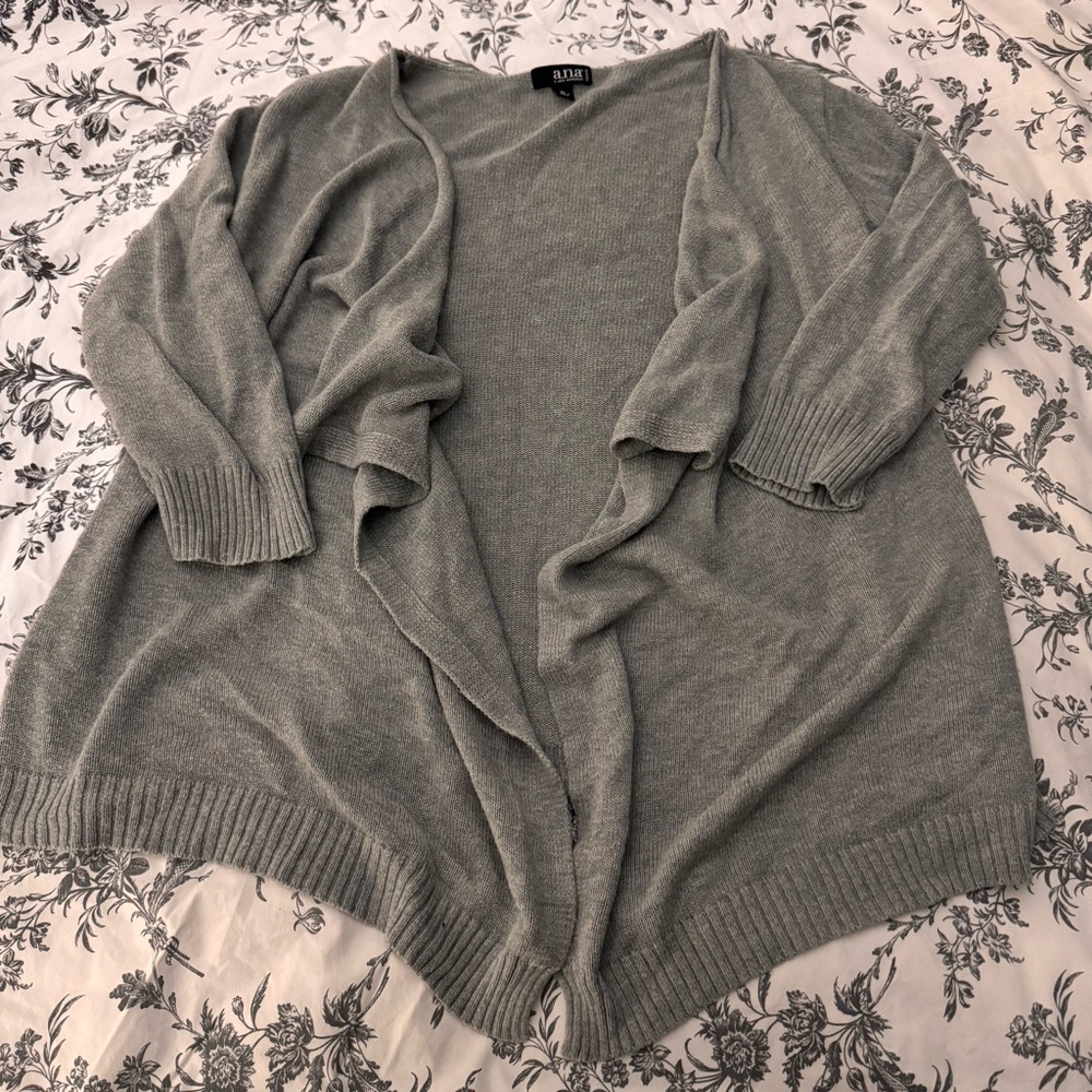 Grey cardigan